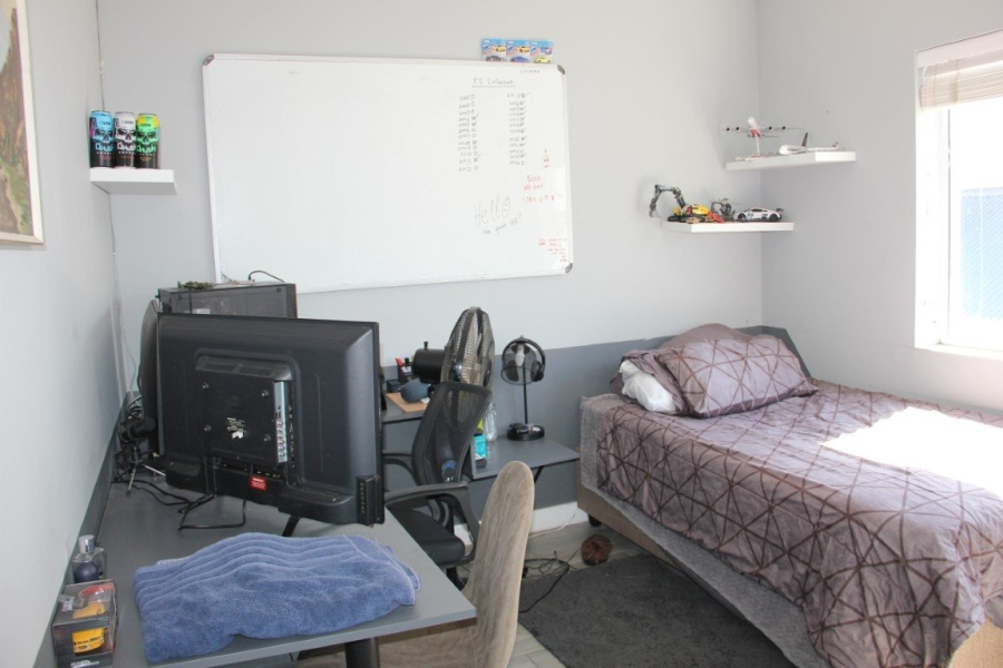 4 Bedroom Property for Sale in Somerset Country Estate Western Cape